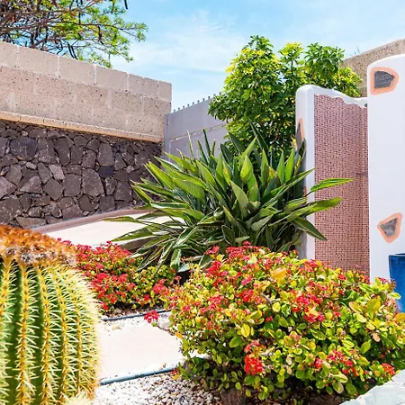 With Pool In Madroñal Fañabe, Villa