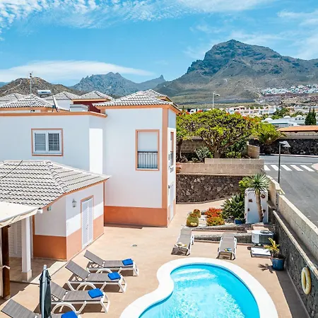 With Pool In Madroñal Fañabe, Villa Costa Adeje (Tenerife)