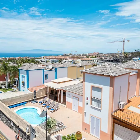 With Pool In Madroñal Fañabe, * Costa Adeje (Tenerife)