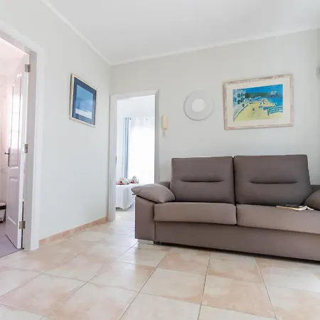 With Pool In Madroñal Fañabe,