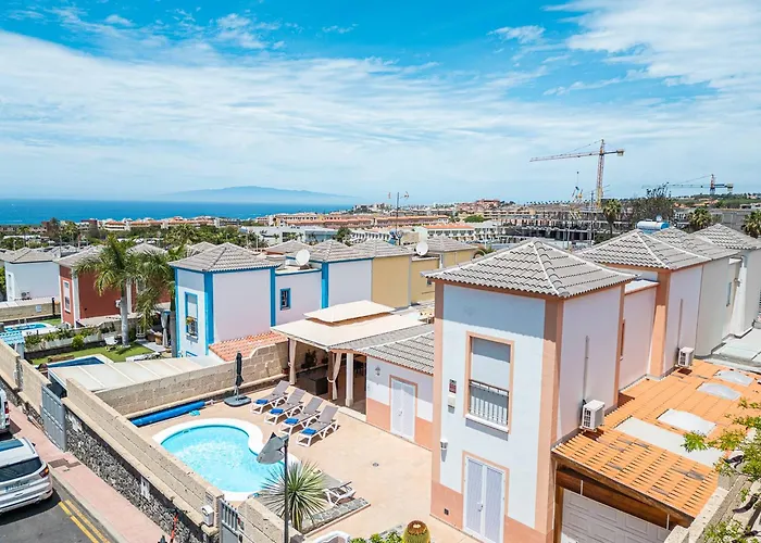 With Pool In Madronal Fanabe, * Адехе