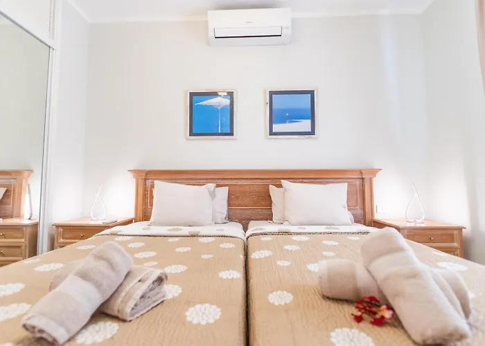 With Pool In Madronal Fanabe, * Адехе